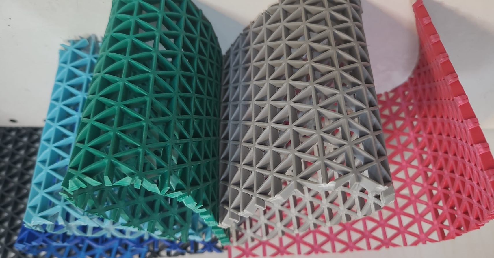 Islak Zemin Z Mat Paspas - Suyun Hızla Tahliye Olduğu Akıllı Tasarım